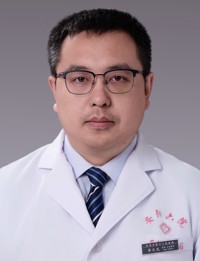 李文龙